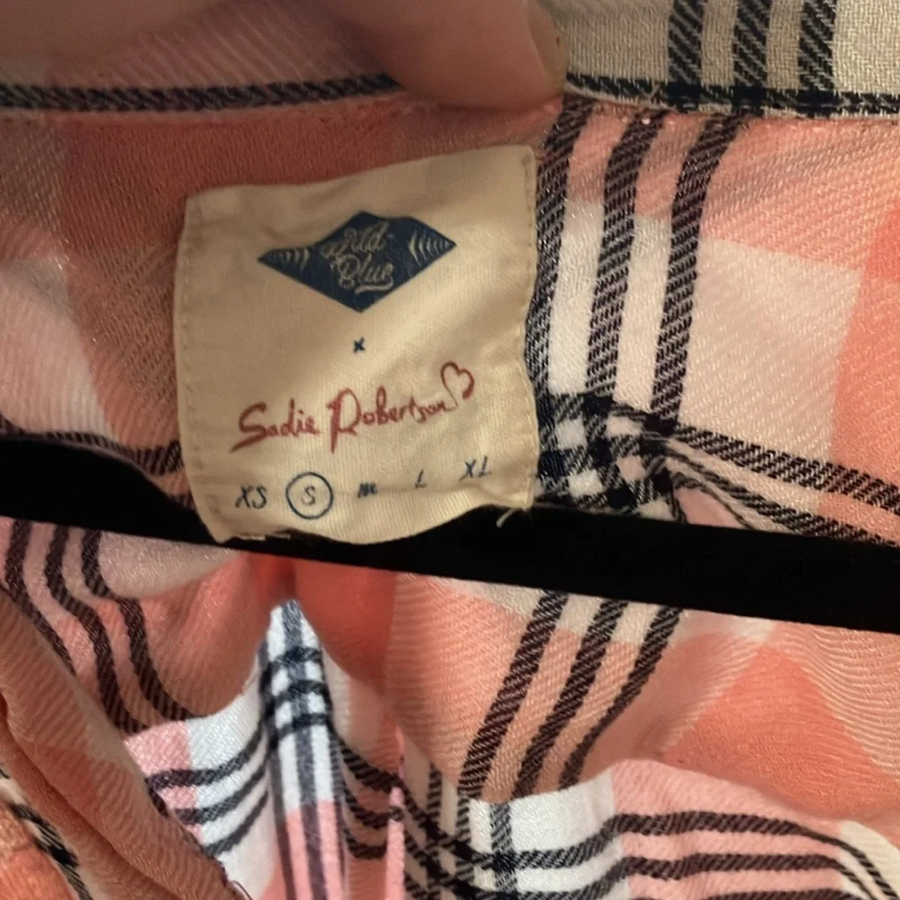 Pink flannel - Picture 2 of 3